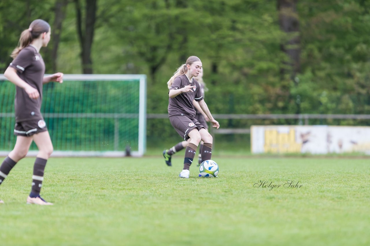 Bild 102 - wCJ VfL Pinneberg3 - St.Pauli : Ergebnis: 2:1